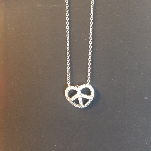 Jewelry - Necklace with peace sign / heart pendant